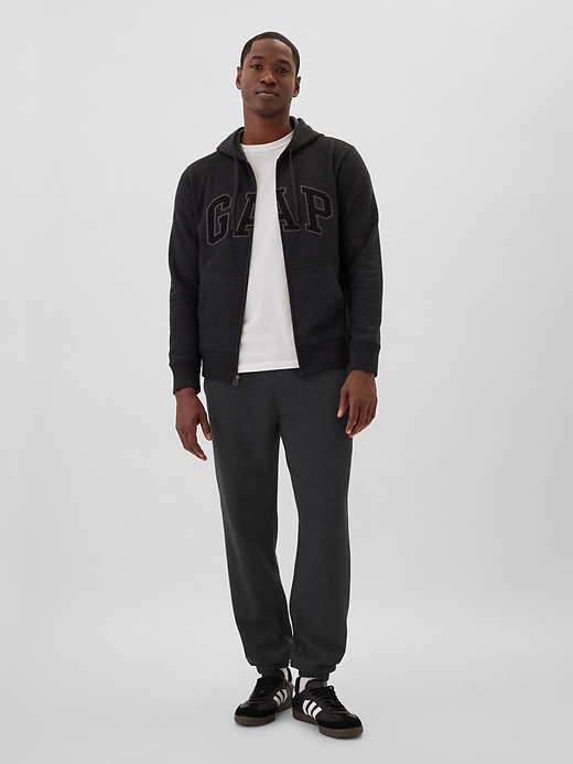 L'image numéro 1 présente Pantalon de jogging à logo Gap