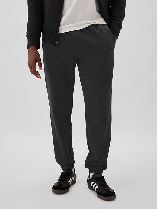 L'image numéro 3 présente Pantalon de jogging à logo Gap