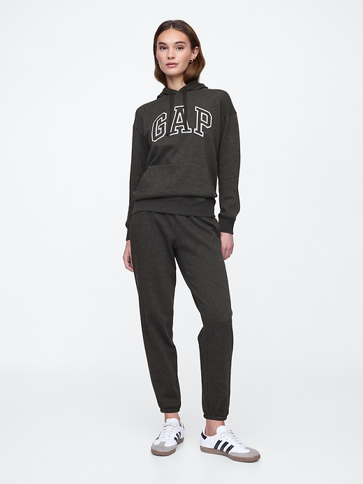 L'image numéro 3 présente Chandail à capuchon à logo Gap