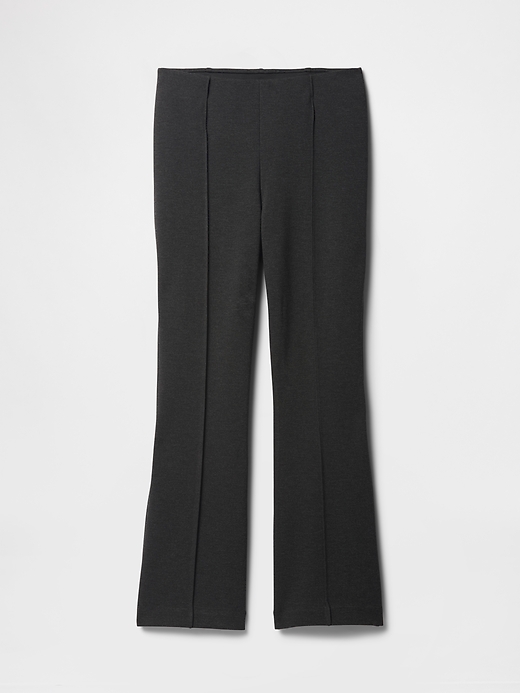 L'image numéro 7 présente Pantalon évasé à taille haute en tricot point de Rome, longueur 3/4