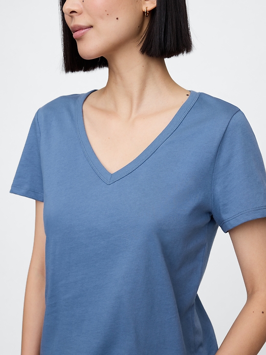 L'image numéro 4 présente T-shirt à col en V favori