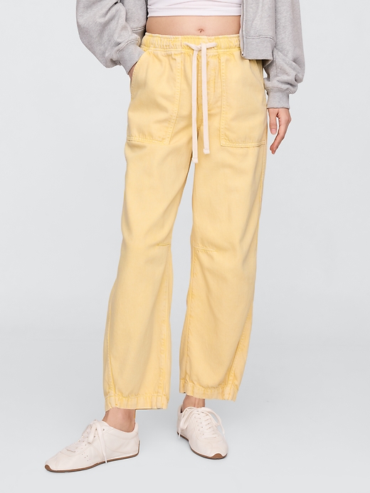 L'image numéro 2 présente Jean coupe baril à taille mi-basse extensible en denim Ultra-doux