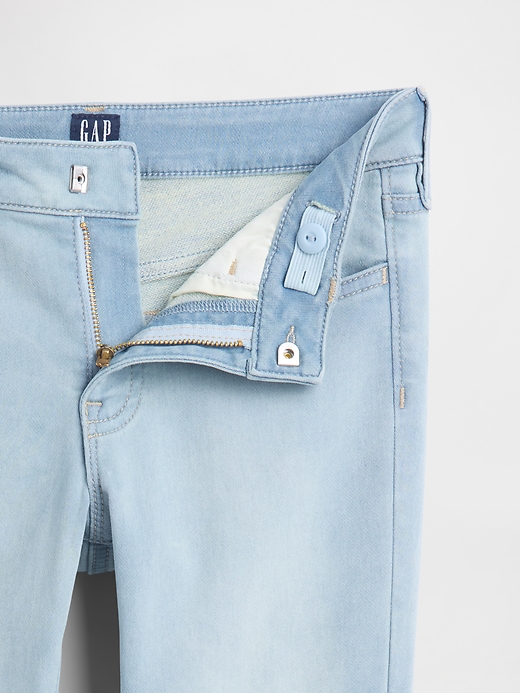 L'image numéro 3 présente Jean super moulant en denim ultra-confo pour Enfant