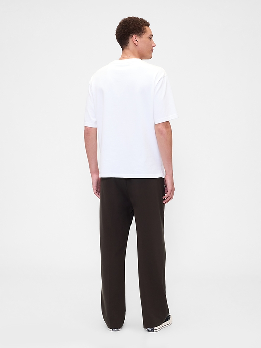 L'image numéro 2 présente Pantalon décontracté à plis