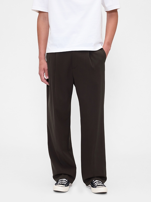 L'image numéro 3 présente Pantalon décontracté à plis