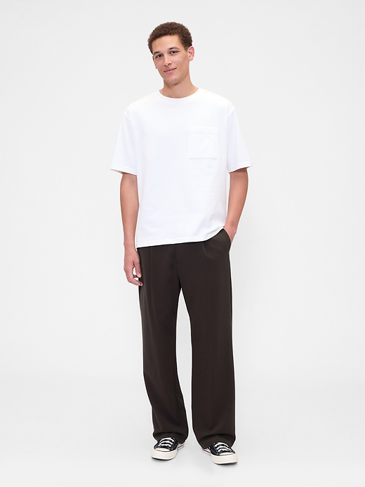 L'image numéro 1 présente Pantalon décontracté à plis