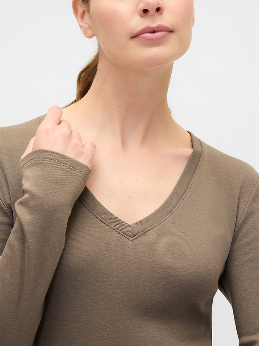 Image number 4 showing, Modern Ribbed V-Neck T-Shirt