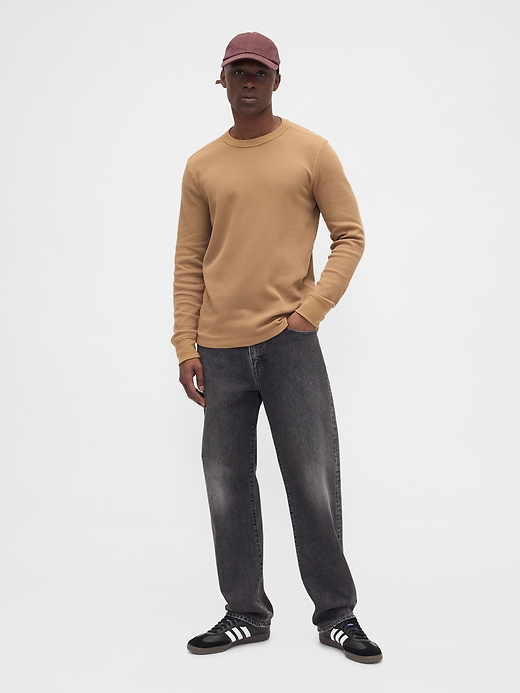 L'image numéro 3 présente T-shirt ras du cou en tricot gaufré
