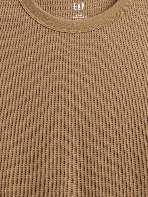 L'image numéro 4 présente T-shirt ras du cou en tricot gaufré