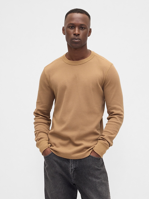 L'image numéro 1 présente T-shirt ras du cou en tricot gaufré