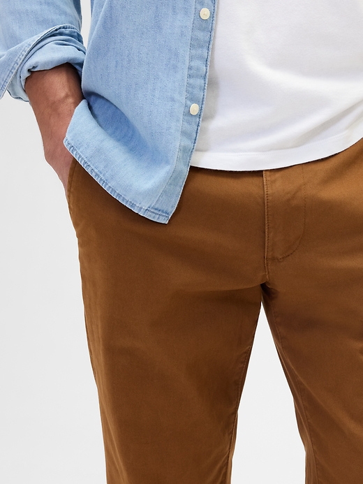 Image number 5 showing, GapFlex Essential Khakis in Slim Fit