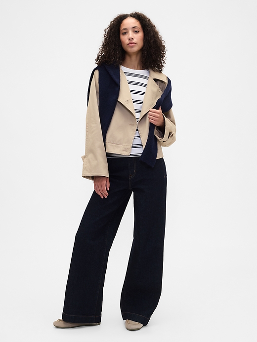 L'image numéro 3 présente T-shirt ras du cou en tricot côtelé à rayures