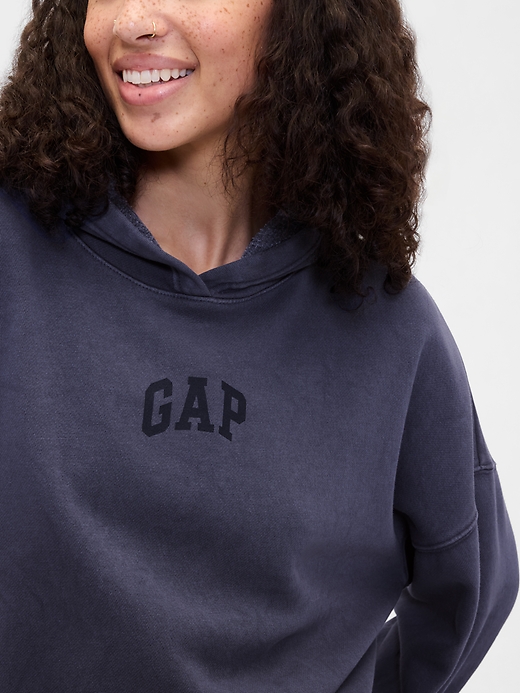 Image number 4 showing, Relaxed Gap Mini-Logo Cropped Hoodie