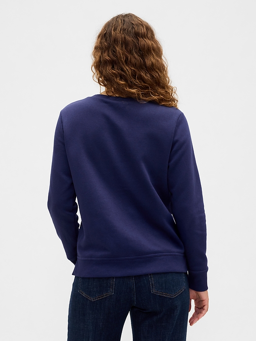 Image number 2 showing, Relaxed Gap Logo Sweatshirt