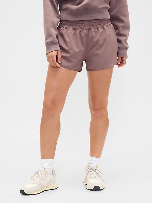 Image number 3 showing, GapFit 3" Mid Rise Runaround Shorts