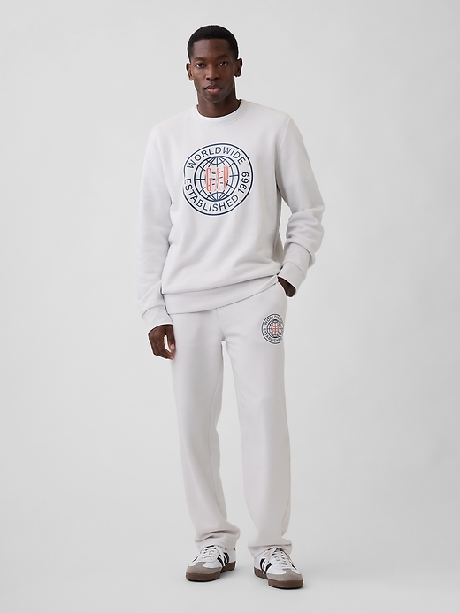 Image number 3 showing, Relaxed Gap Graphic Sweatshirt