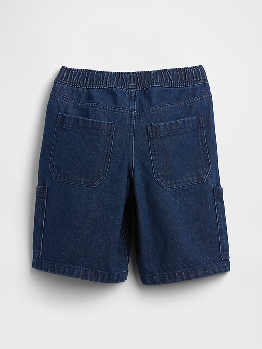 L'image numéro 2 présente Short cargo ample à taille extensible en denim pour Enfant