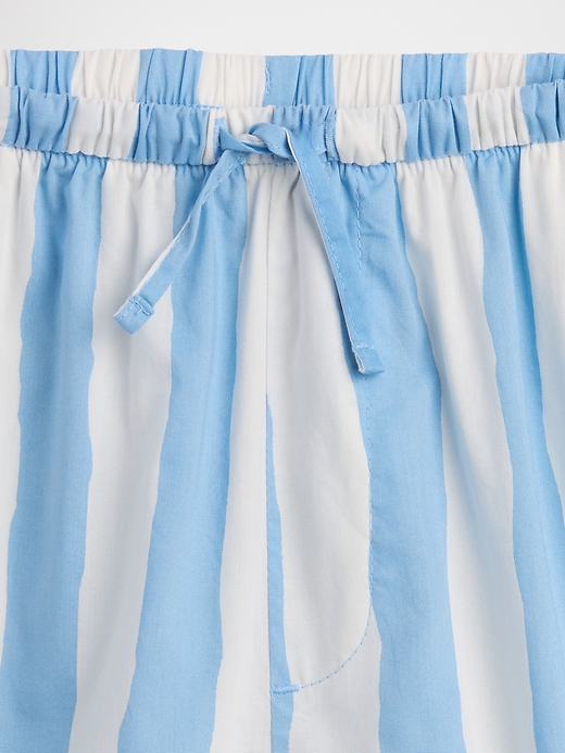 L'image numéro 3 présente Short décontracté à taille extensible pour Enfant