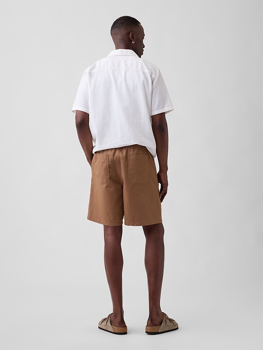 Image number 2 showing, 7" Essential Pull-On Khaki Shorts