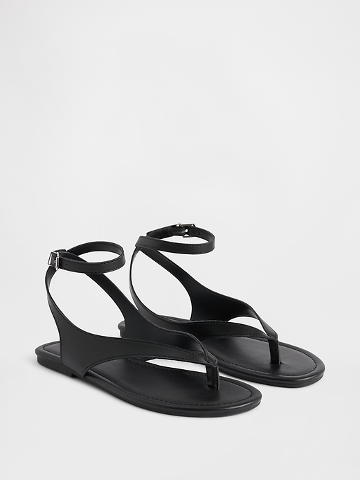 L'image numéro 2 présente Sandales à brides