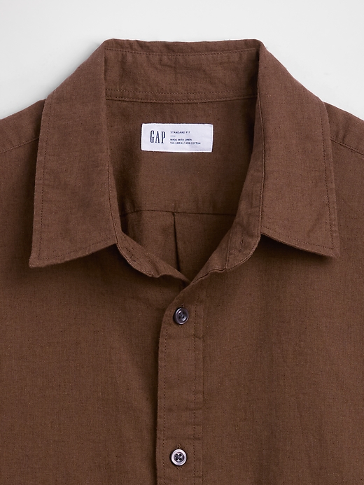 L'image numéro 4 présente Chemise coupe standard en mélange de lin
