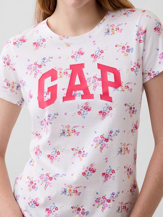 Image number 4 showing, Gap Logo T-Shirt
