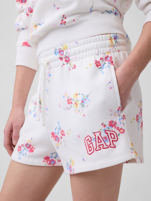 Image number 4 showing, Gap Logo Shorts