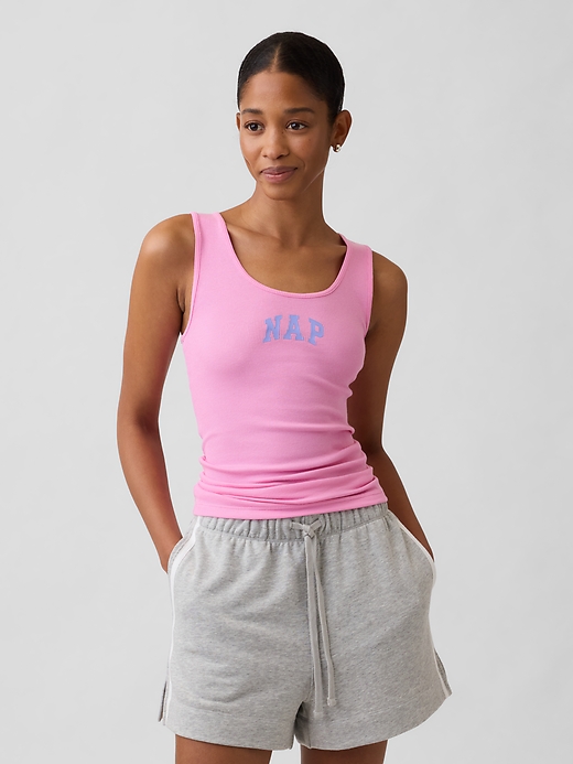 L'image numéro 1 présente Camisole côtelée à logo Gap