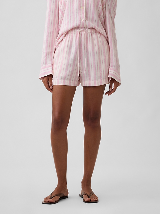 L'image numéro 2 présente Short à taille haute élastique en mélange de lin, entrejambe de 10 cm