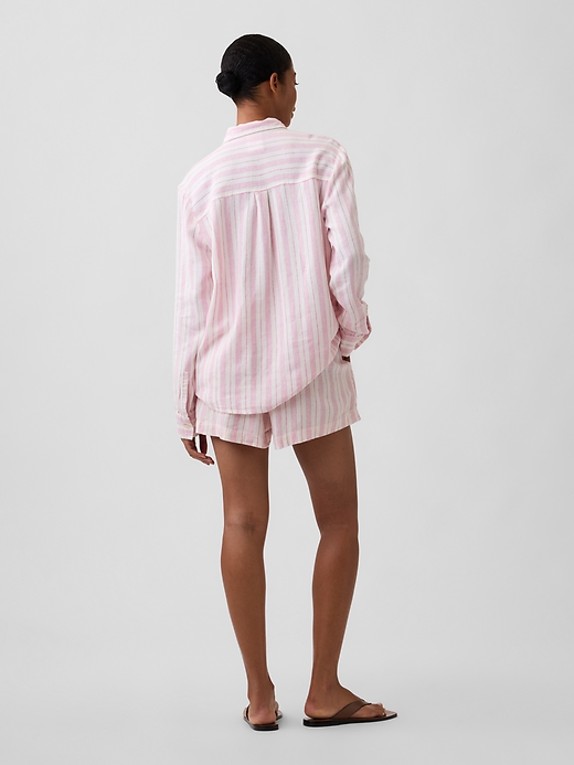 L'image numéro 4 présente Short à taille haute élastique en mélange de lin, entrejambe de 10 cm