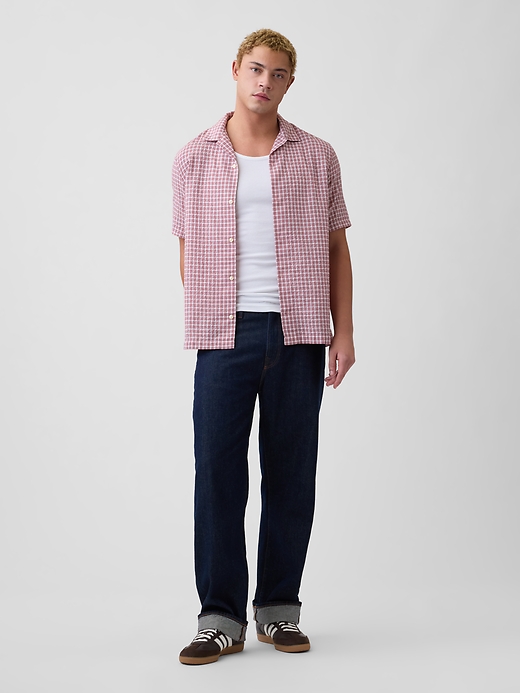 L'image numéro 3 présente Chemise de vacances en coton froissé, coupe standard