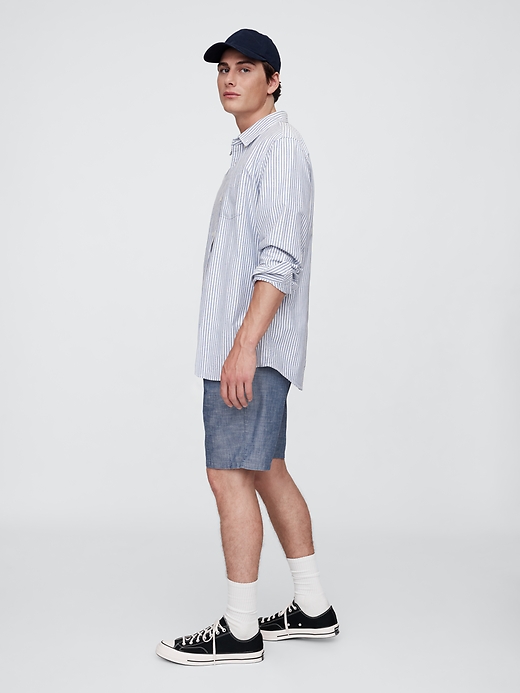 Image number 4 showing, 9" Essential Khaki Shorts