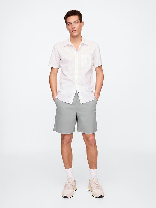 Image number 1 showing, 7" Essential Pull-On Khaki Shorts