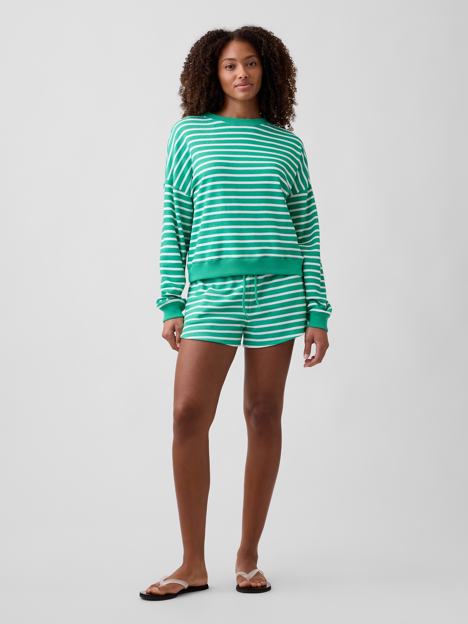 【OP×BerBerJin】 Velours Piping Shorts Ｌ Relaxed French Terry Dolphin Shorts | Gap Factory
