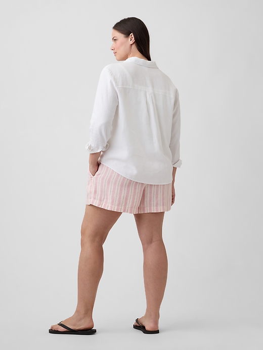 L'image numéro 6 présente Short à taille haute élastique en mélange de lin, entrejambe de 10 cm