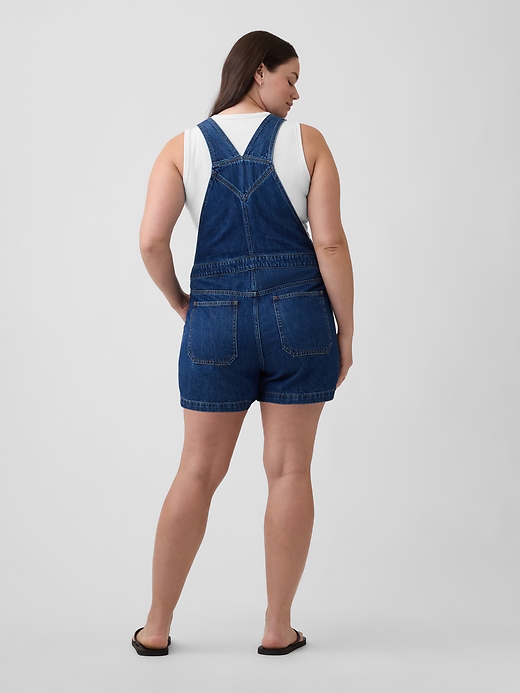 L'image numéro 6 présente Salopette courte en denim