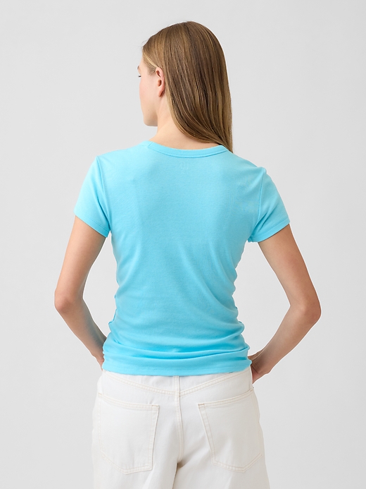 L'image numéro 2 présente T-shirt côtelé moderne à bords contrastants