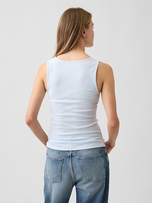 L'image numéro 2 présente Camisole côtelée à encolure dégagée